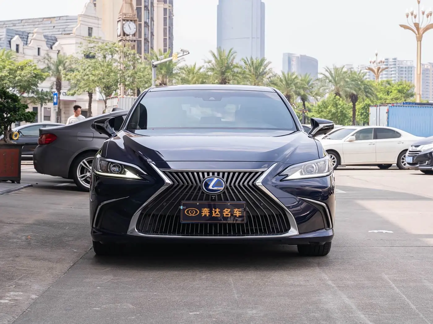 Lexus ES 2020 — Фото 2/20