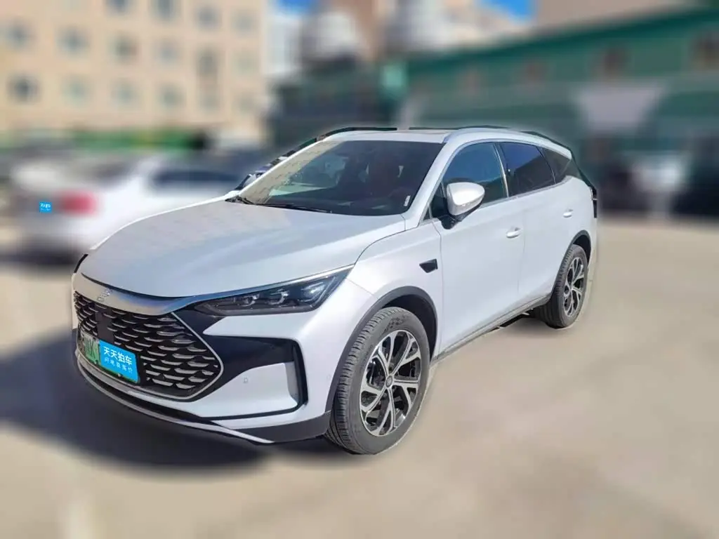 BYD Tang New Energy 2025 — Photo 1/12