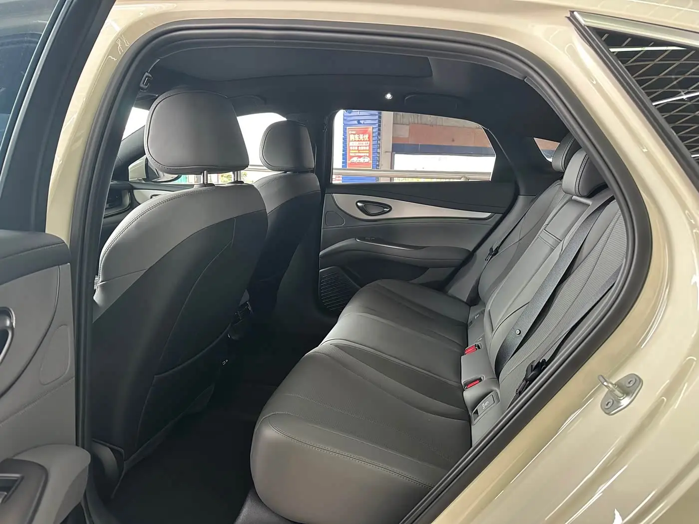BYD Seal 07 DM-i 2026 — Фото 17/20