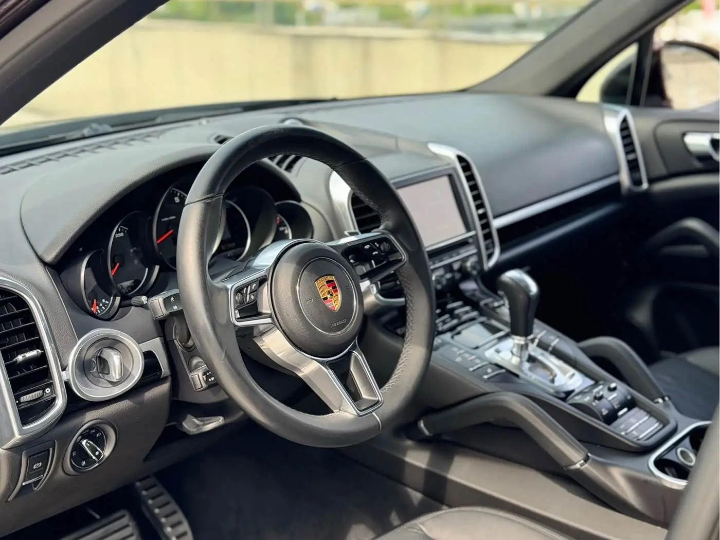 Porsche Cayenne 2016 — Photo 6/13