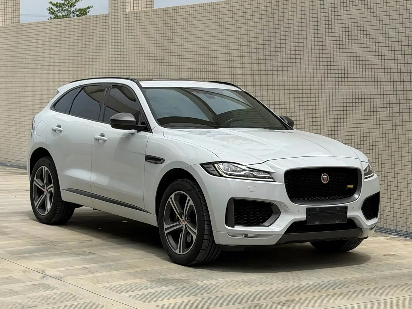 Jaguar F-PACE 2021 — Фото 3/20