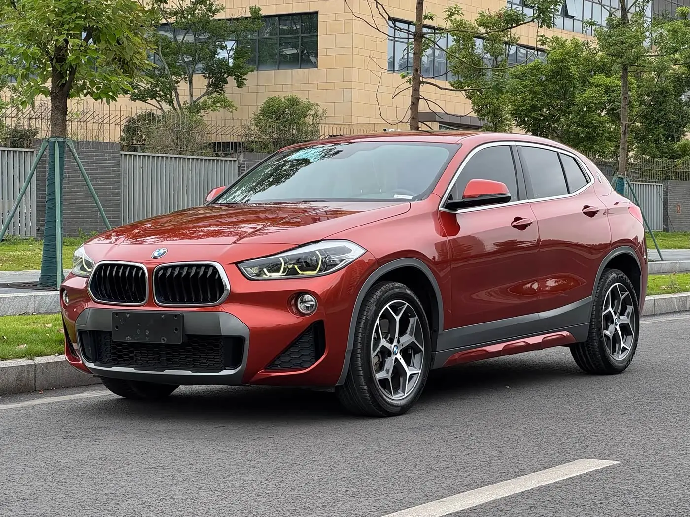 BMW X2 2019 — Photo 1/19