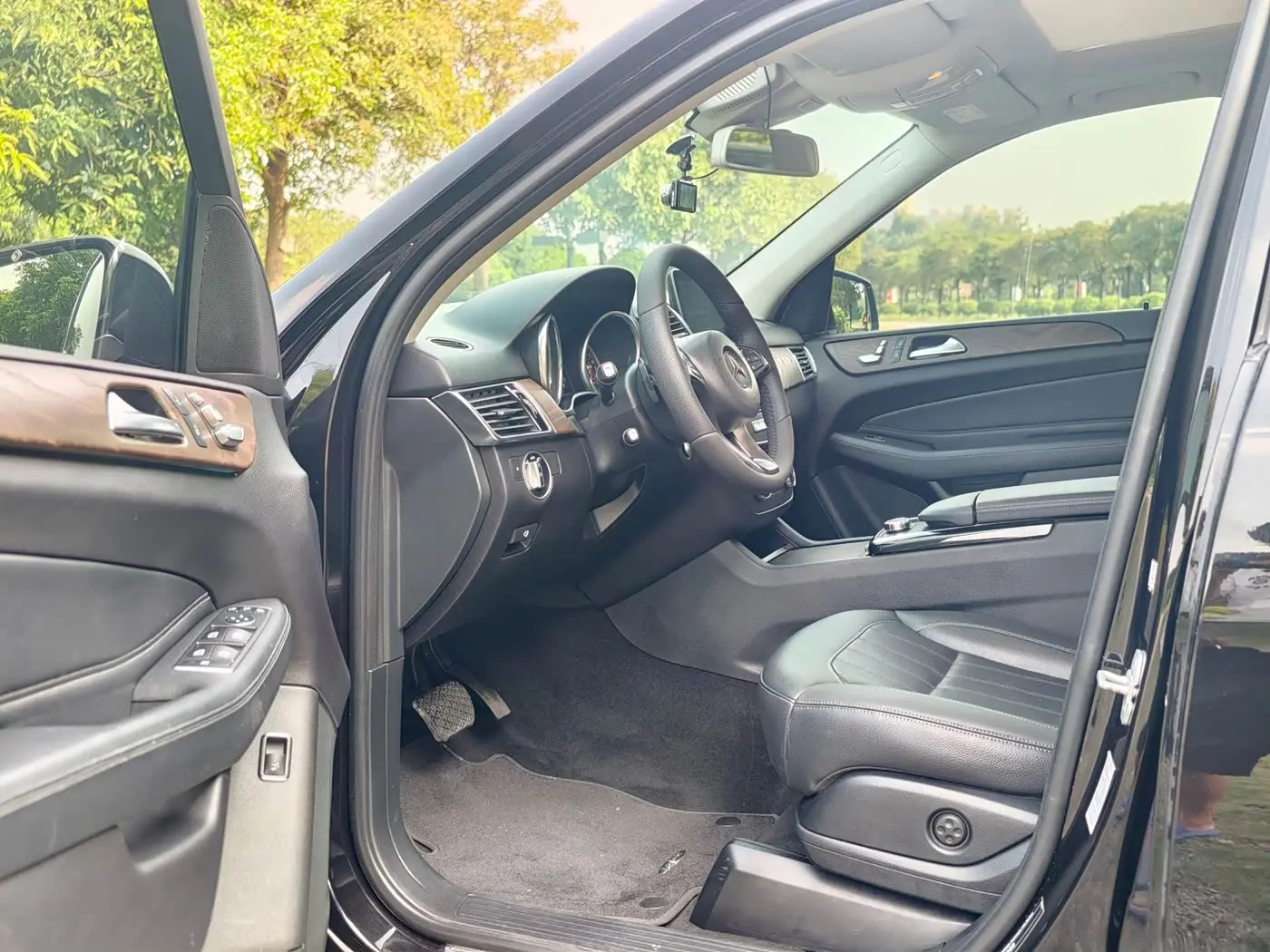 Mercedes-Benz GLE 2016 — Photo 4/10