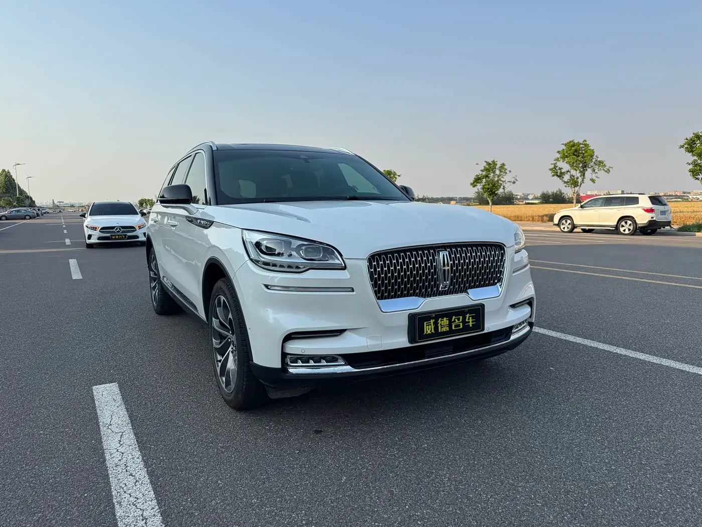 Lincoln Aviator 2020 — Photo 2/19