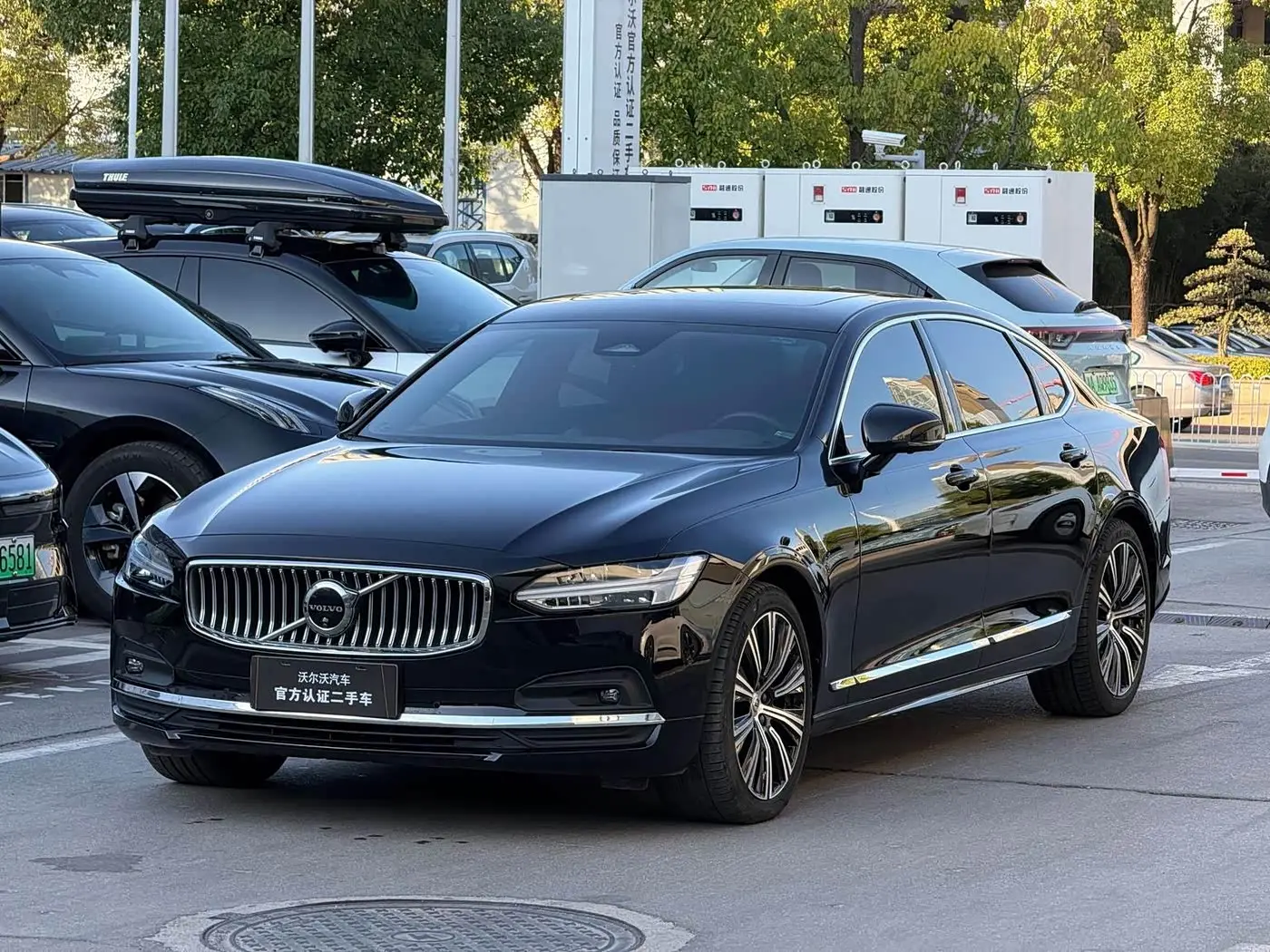 Volvo S90 2023 — Фото 1/20