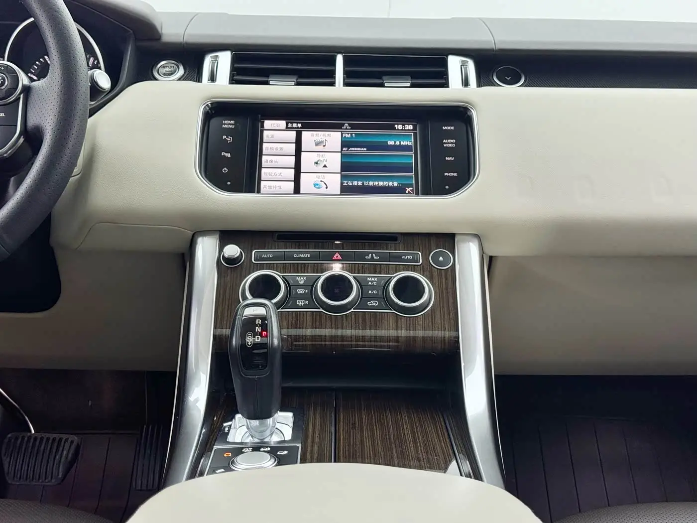 Land Rover Range Rover Sport 2014 — Photo 15/20