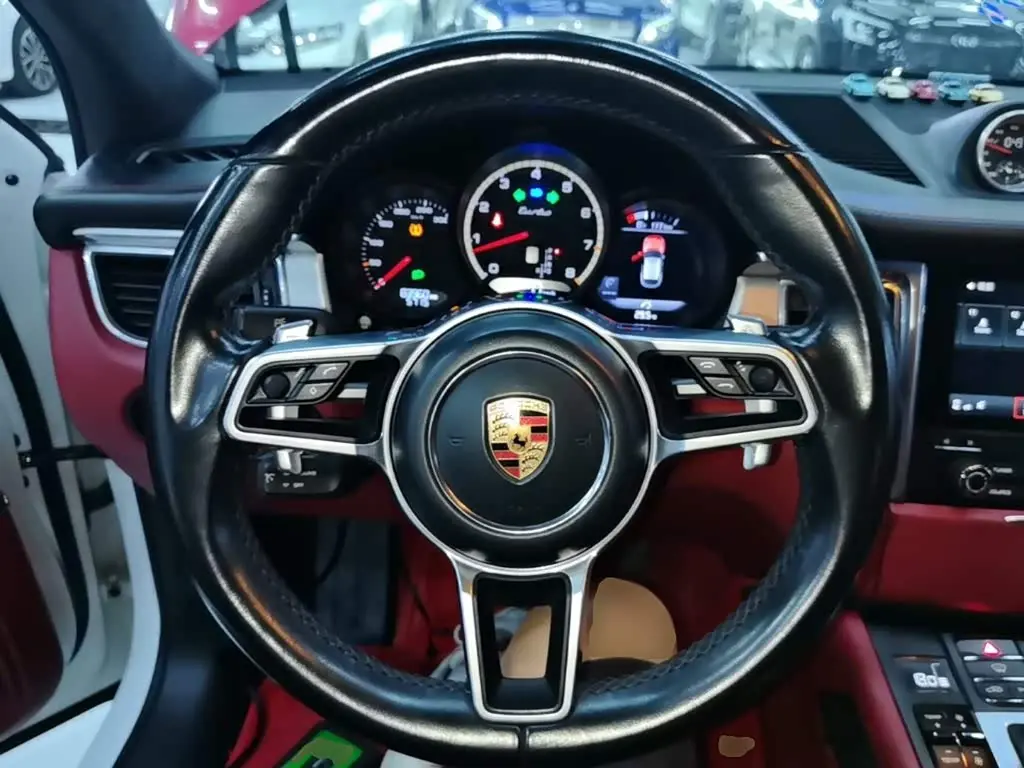 Porsche Macan 2017 — Фото 11/20