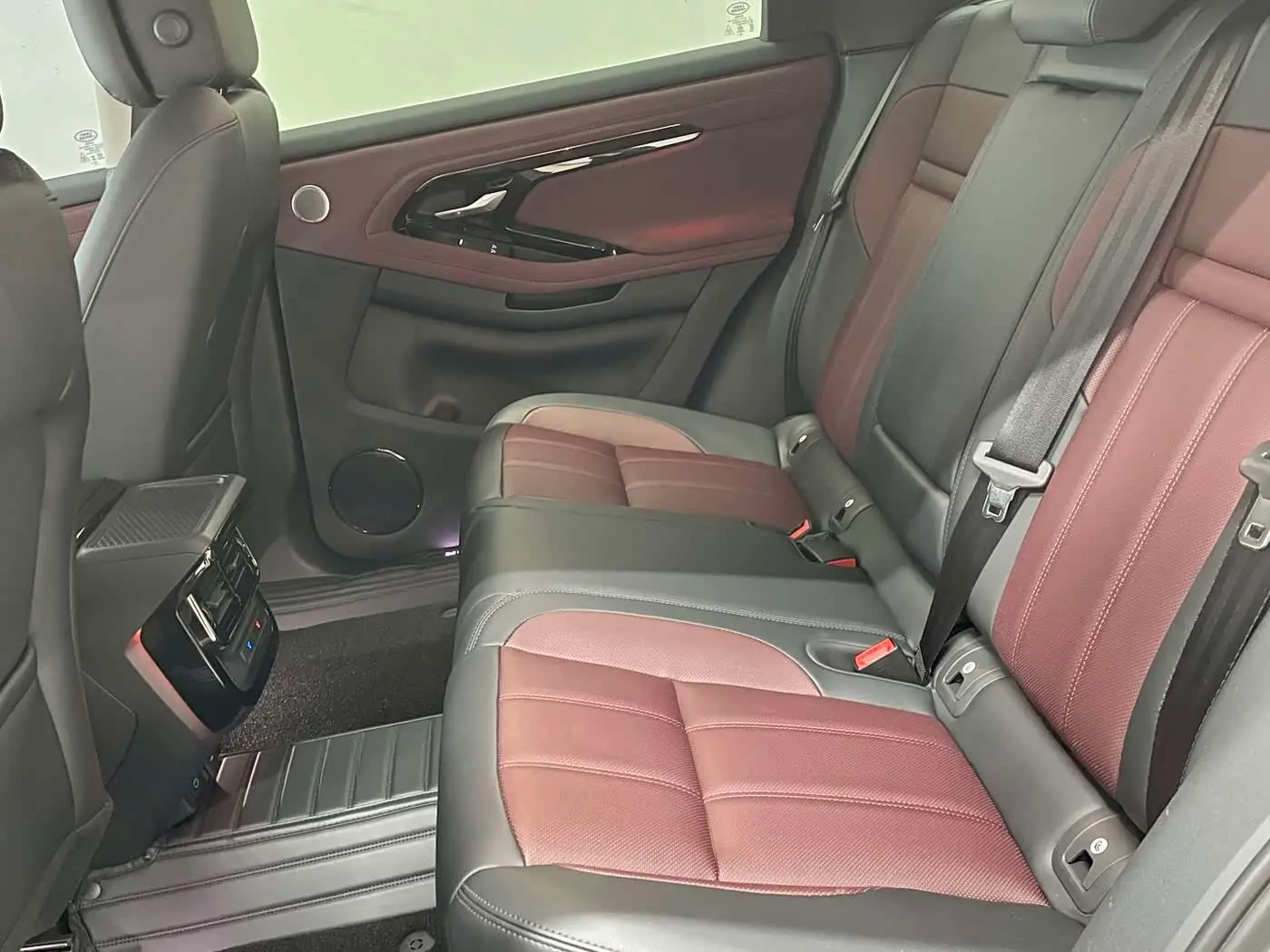 Land Rover Range Rover Evoque 2026 — Фото 10/17