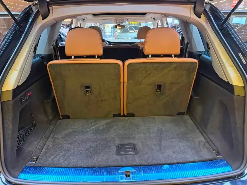 Audi Q7 2020 — Şəkil 14/20