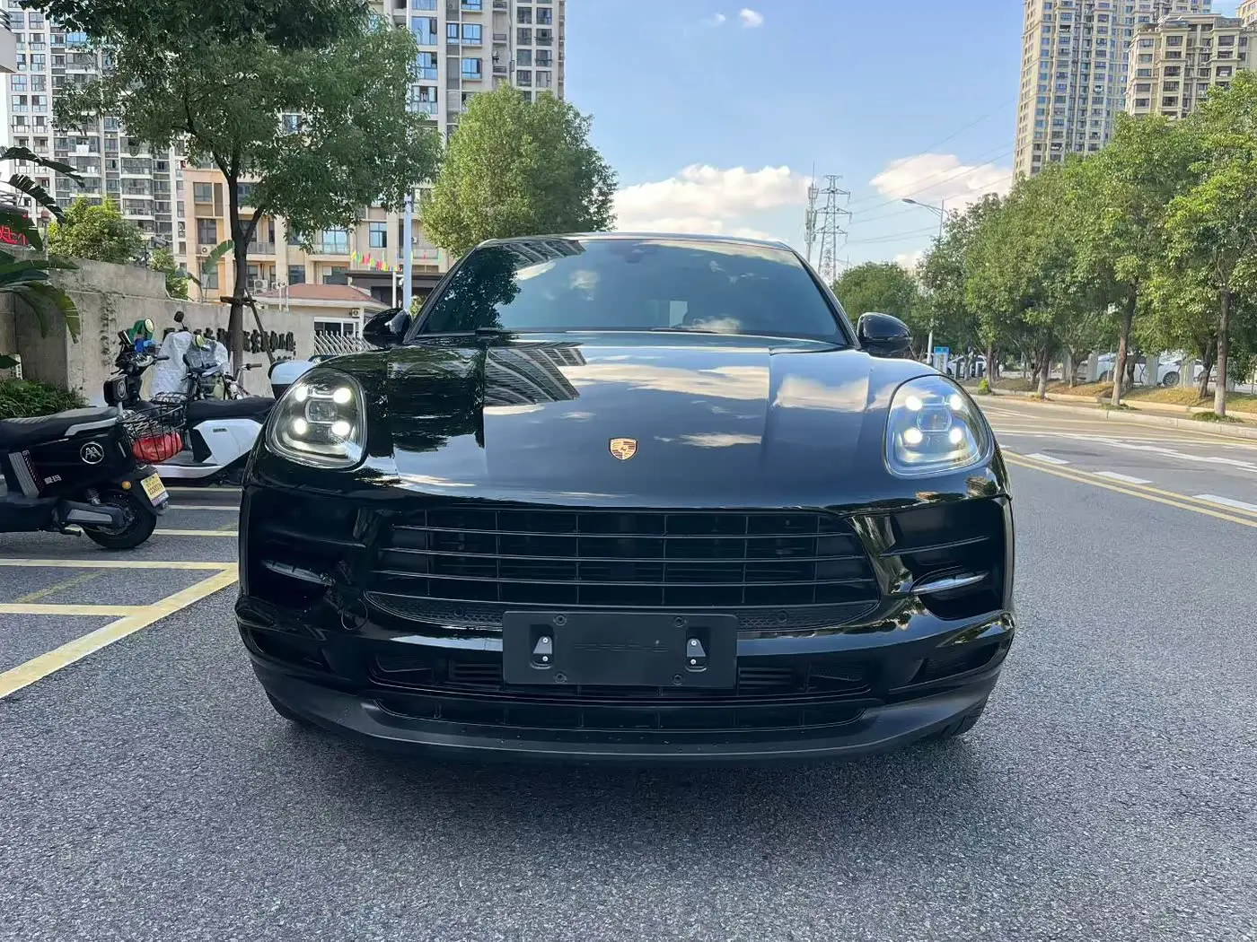 Porsche Macan 2019 — Photo 2/9