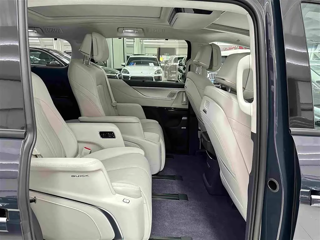 Buick GL8 New Energy 2025 — Photo 15/19