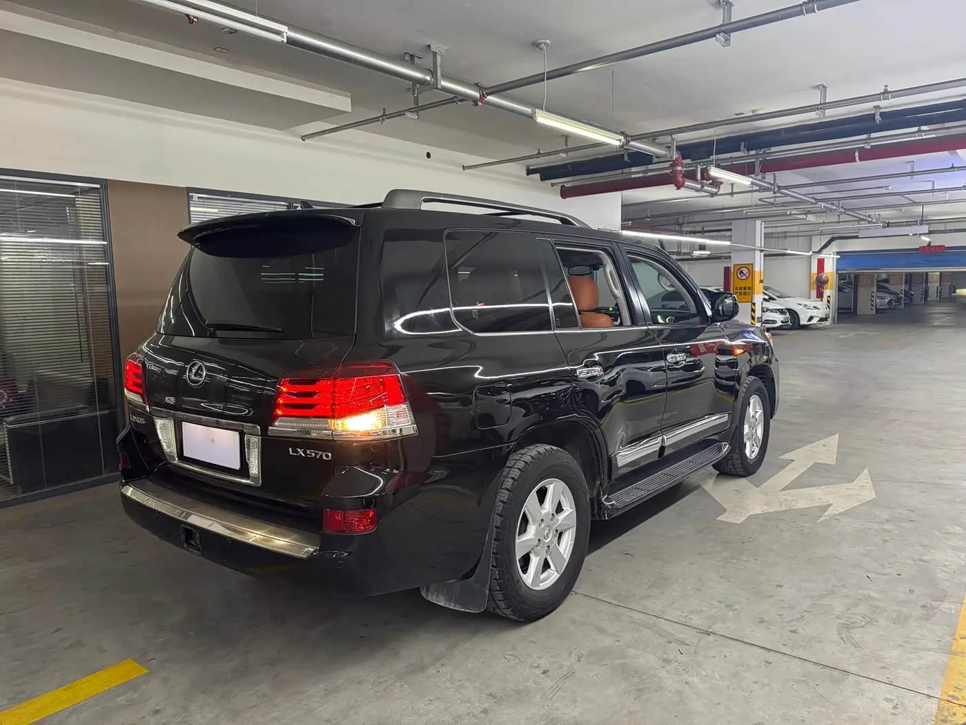 Lexus LX 2011 — Photo 5/16