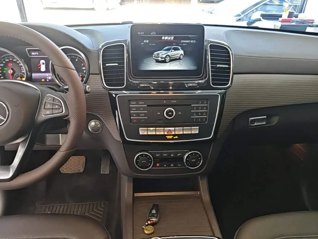 Mercedes-Benz GLE 2018 — Şəkil 13/20