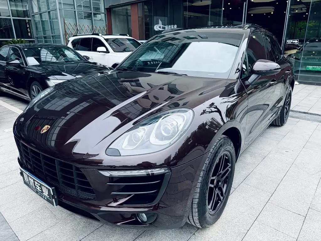 Porsche Macan 2016 — Photo 1/17