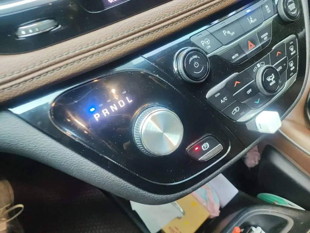 Chrysler Grand Voyager 2018 — Şəkil 10/20
