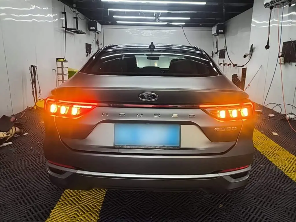 Ford Mondeo 2023 — Photo 6/20