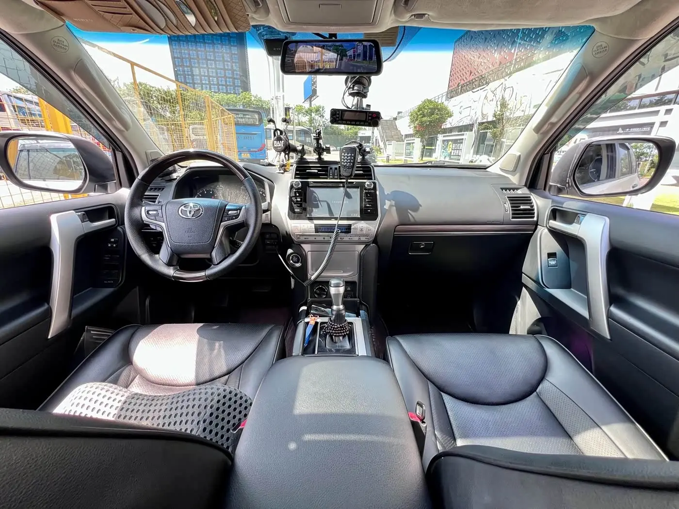 Toyota Prado 2017 — Photo 10/18