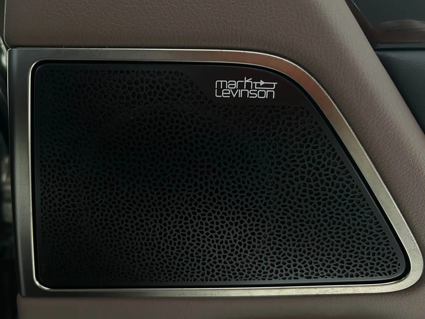 Lexus ES 2023 — Фото 18/20