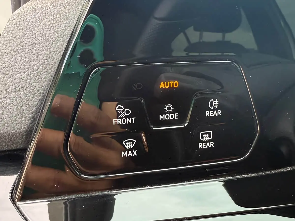 Volkswagen Golf 2022 — Photo 10/20