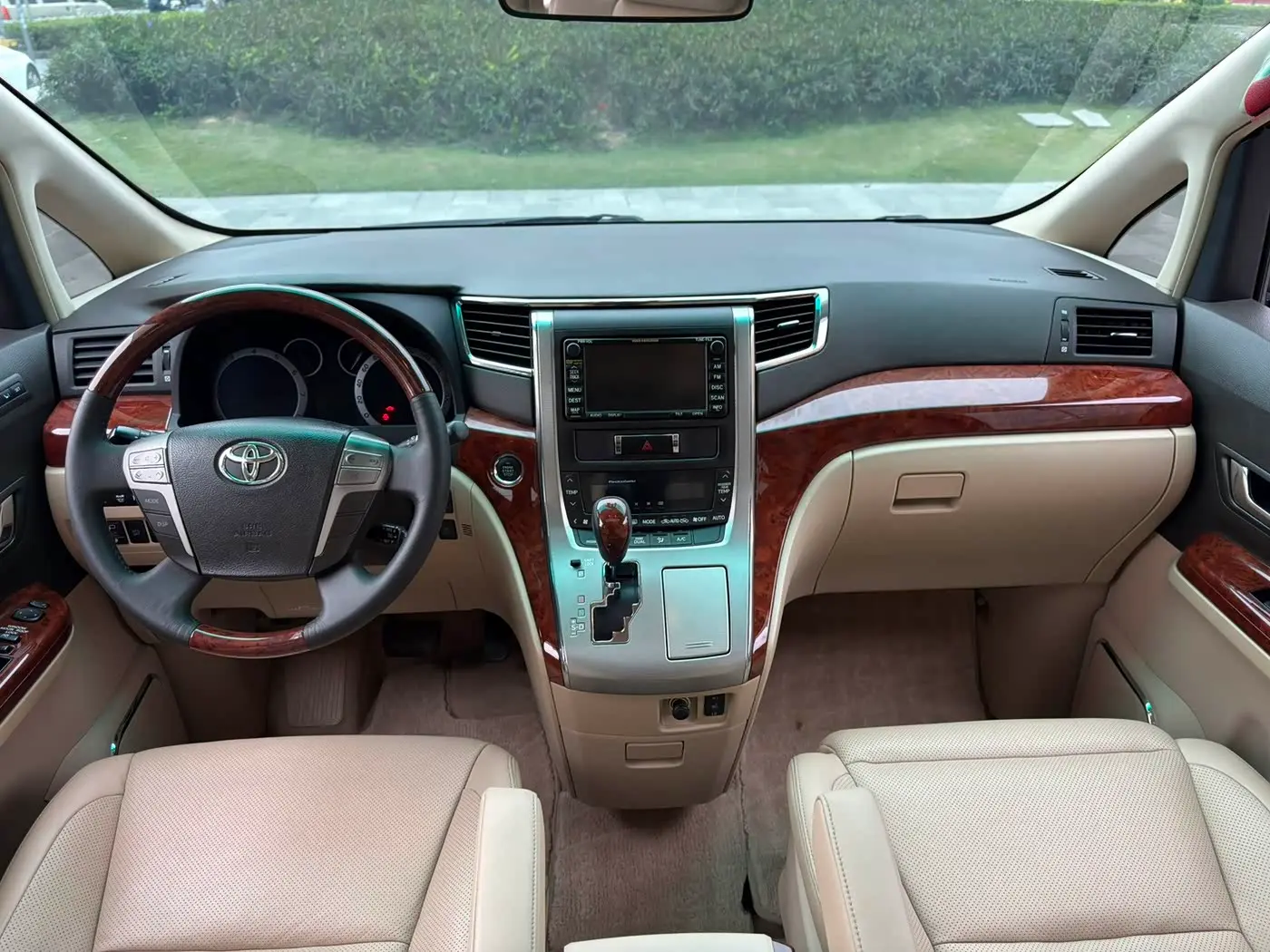 Toyota Alphard 2011 — Фото 20/20