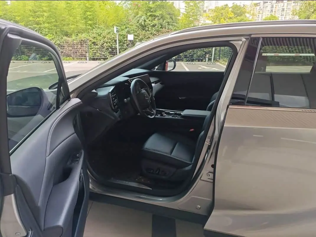 Lexus RX 2023 — Şəkil 5/6