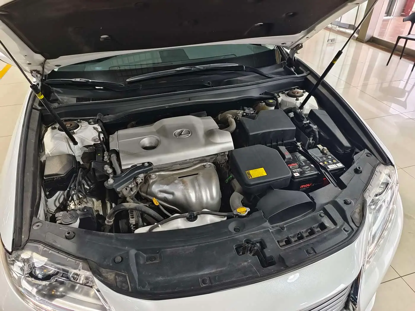 Lexus ES 2014 — Photo 8/16