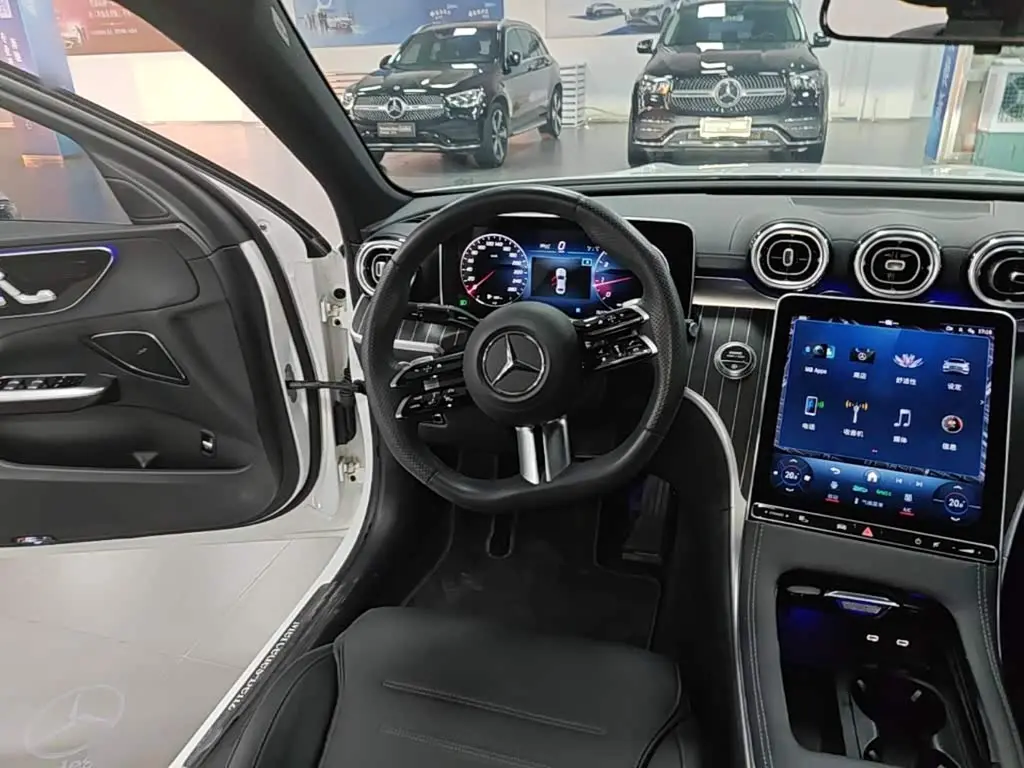 Mercedes-Benz C-Class 2024 — Photo 15/20