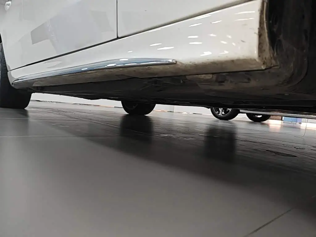 Mercedes-Benz C-Class 2024 — Photo 2/20