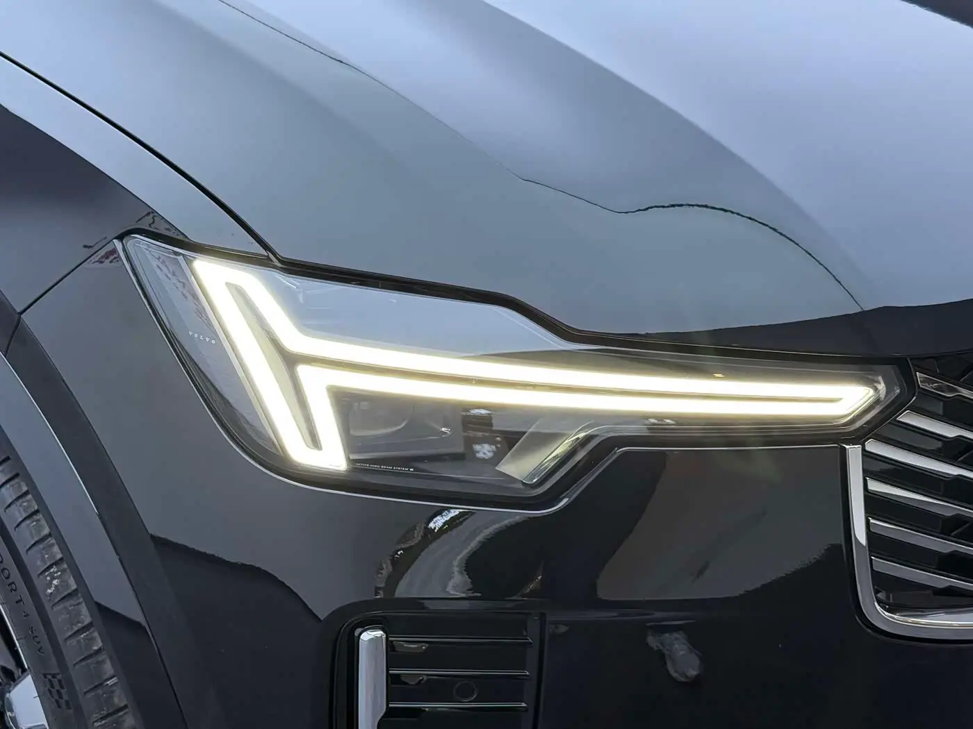 Volvo XC90 Plug-in Hybrid 2025 — Photo 15/20