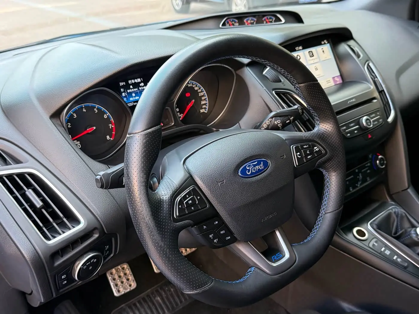 Ford Focus 2016 — ფოტო 9/13