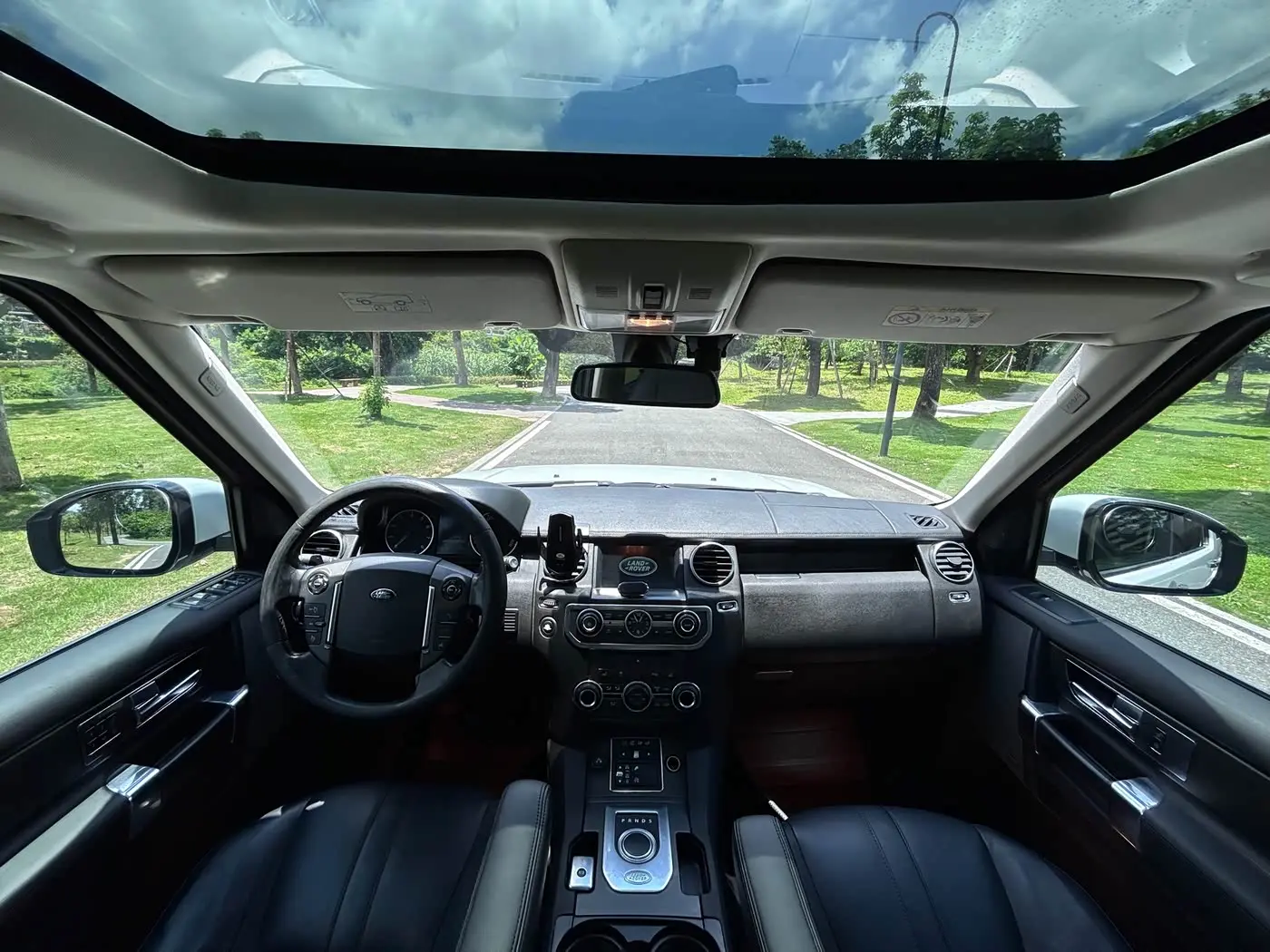 Land Rover Discovery 2014 — Фото 5/9
