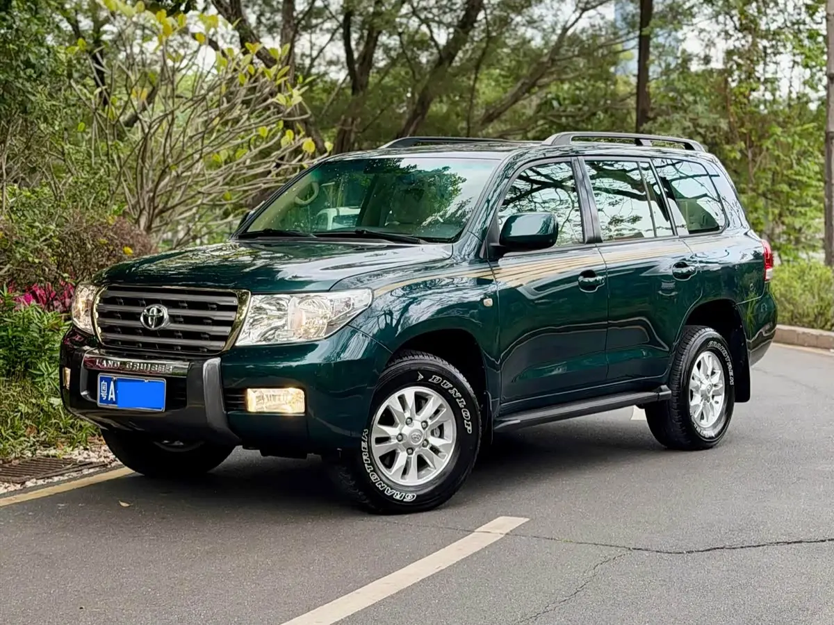 Toyota Land Cruiser 2010 — Şəkil 1/20