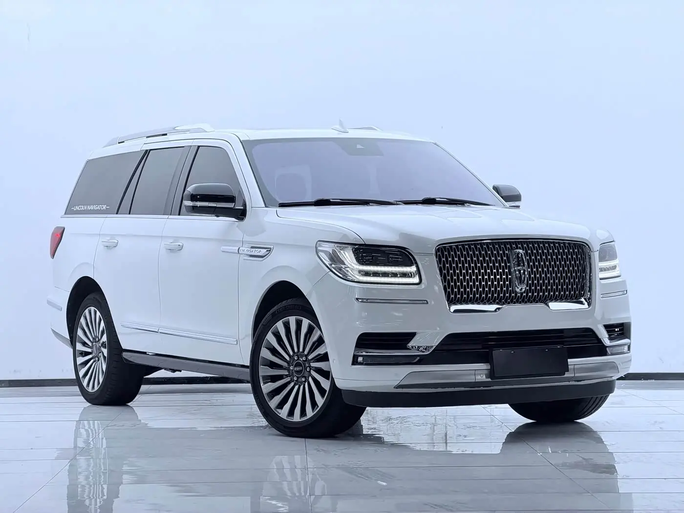 Lincoln Navigator 2021 — Фото 3/20