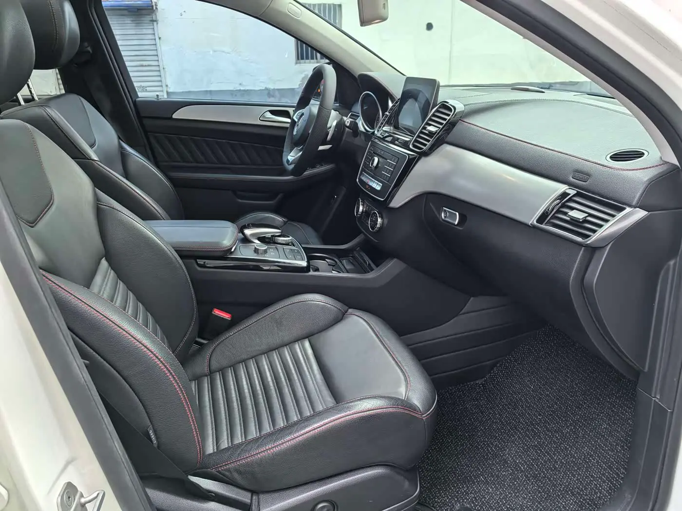 Mercedes-Benz GLE Coupe 2017 — Şəkil 9/13