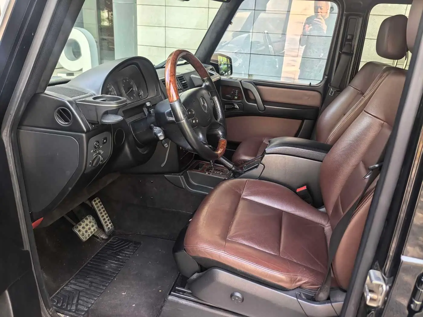 Mercedes-Benz G-Class 2010 — Photo 11/15