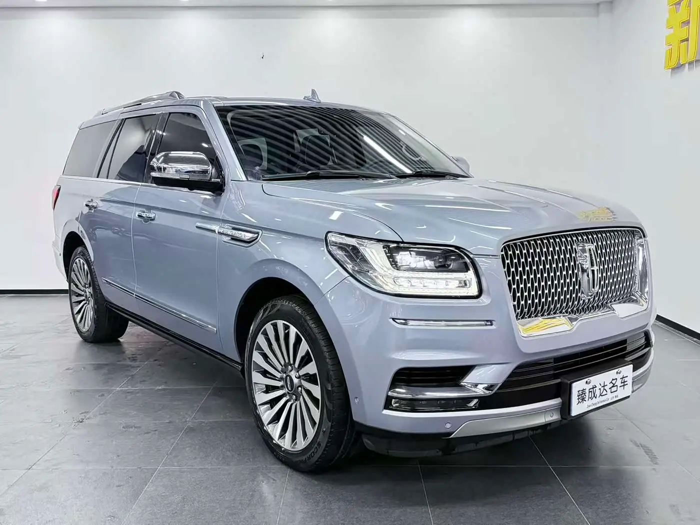 Lincoln Navigator 2019 — Photo 3/20