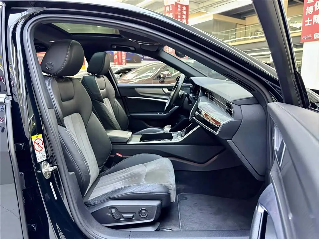 Audi A6L 2021 — Photo 6/15