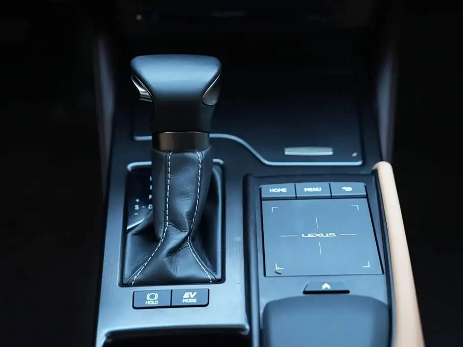 Lexus ES 2021 — Şəkil 11/17