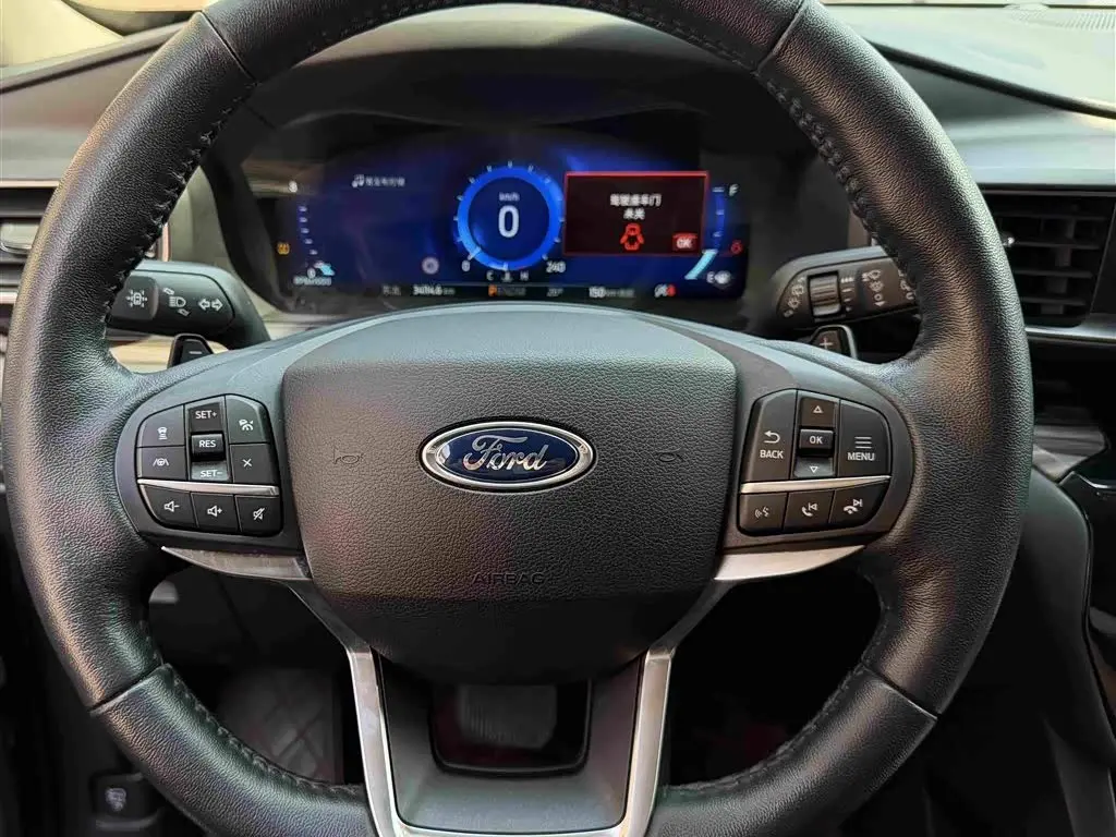 Ford Explorer 2020 — Photo 5/20