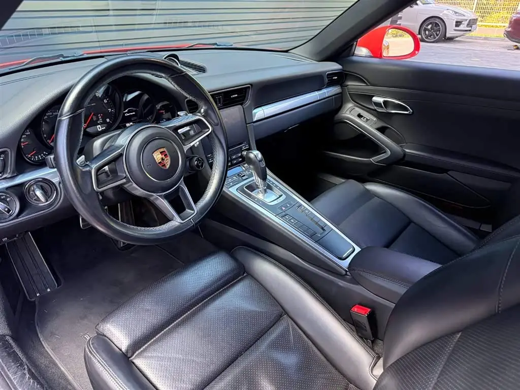 Porsche 911 2018 — Photo 13/16