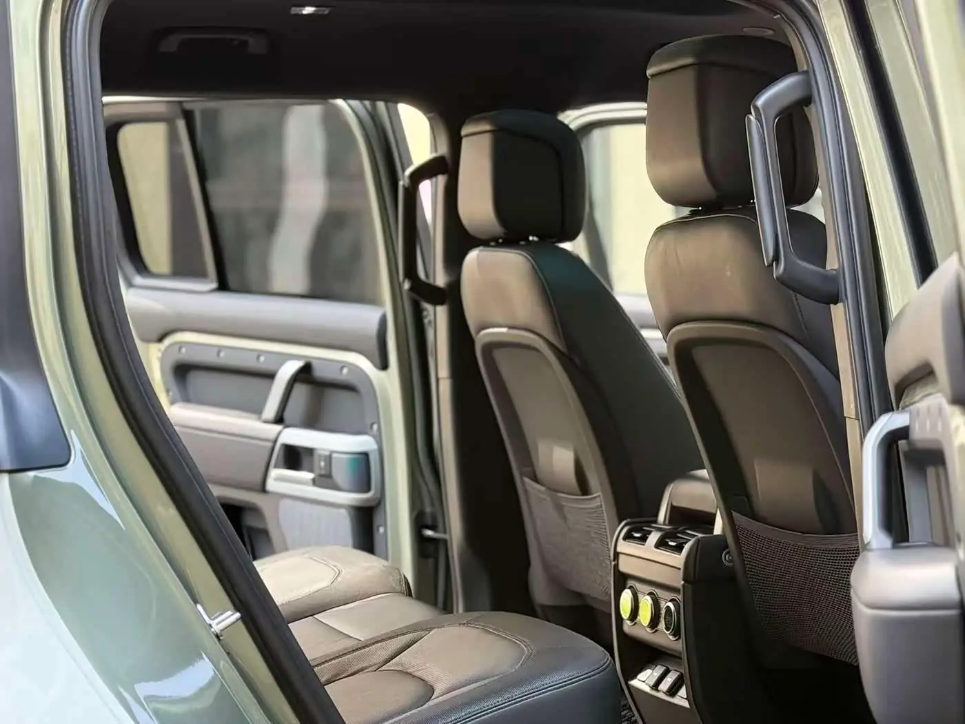 Land Rover Defender 2023 — Şəkil 9/15
