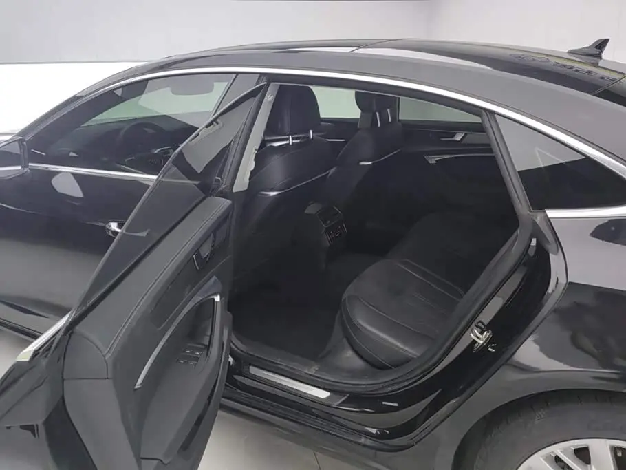 Audi A7L 2024 — Photo 11/16