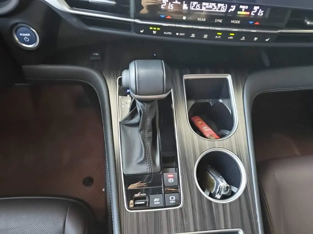 Toyota Sienna 2023 — Photo 14/20