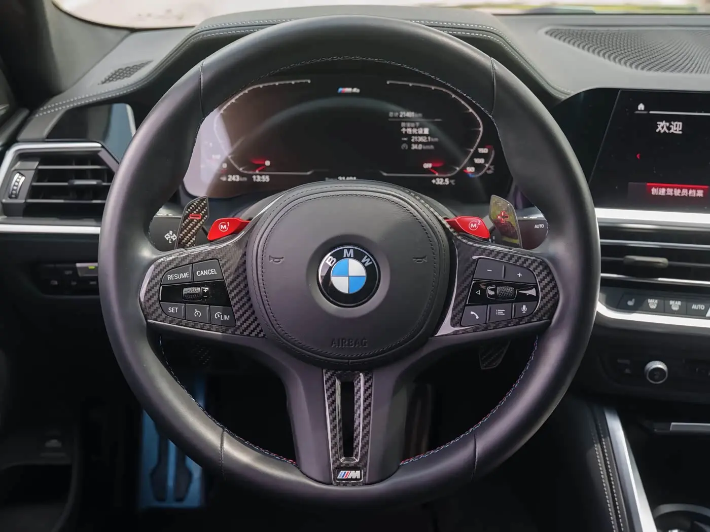 BMW M4 2023 — Фото 11/19
