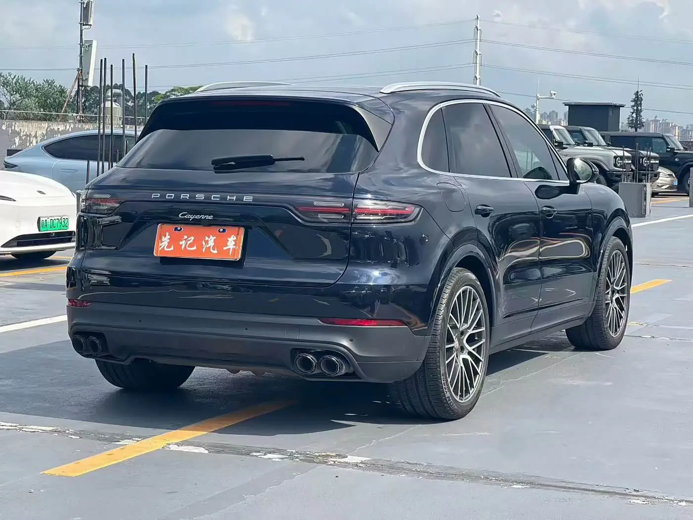 Porsche Cayenne 2022 — Photo 3/9