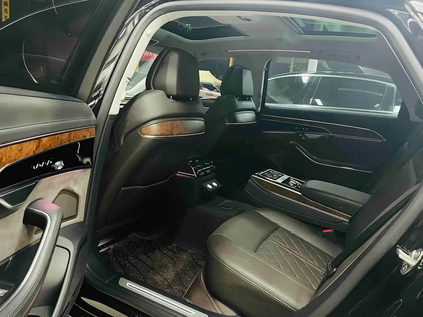 Audi A8 2020 — Photo 12/16