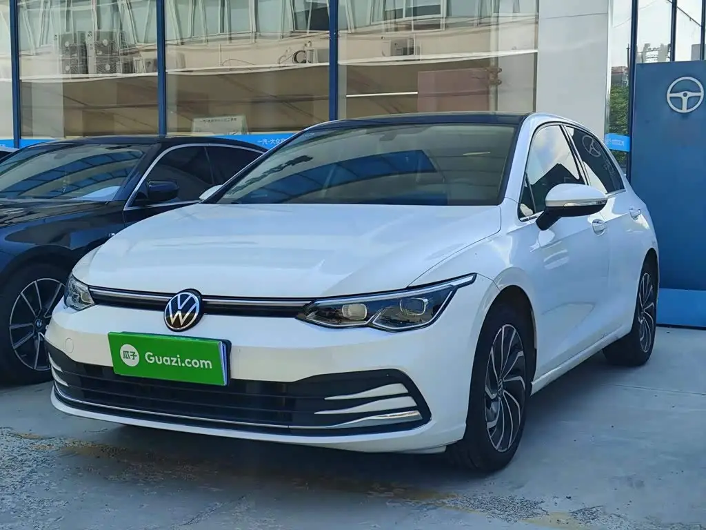 Volkswagen Golf, 2024
