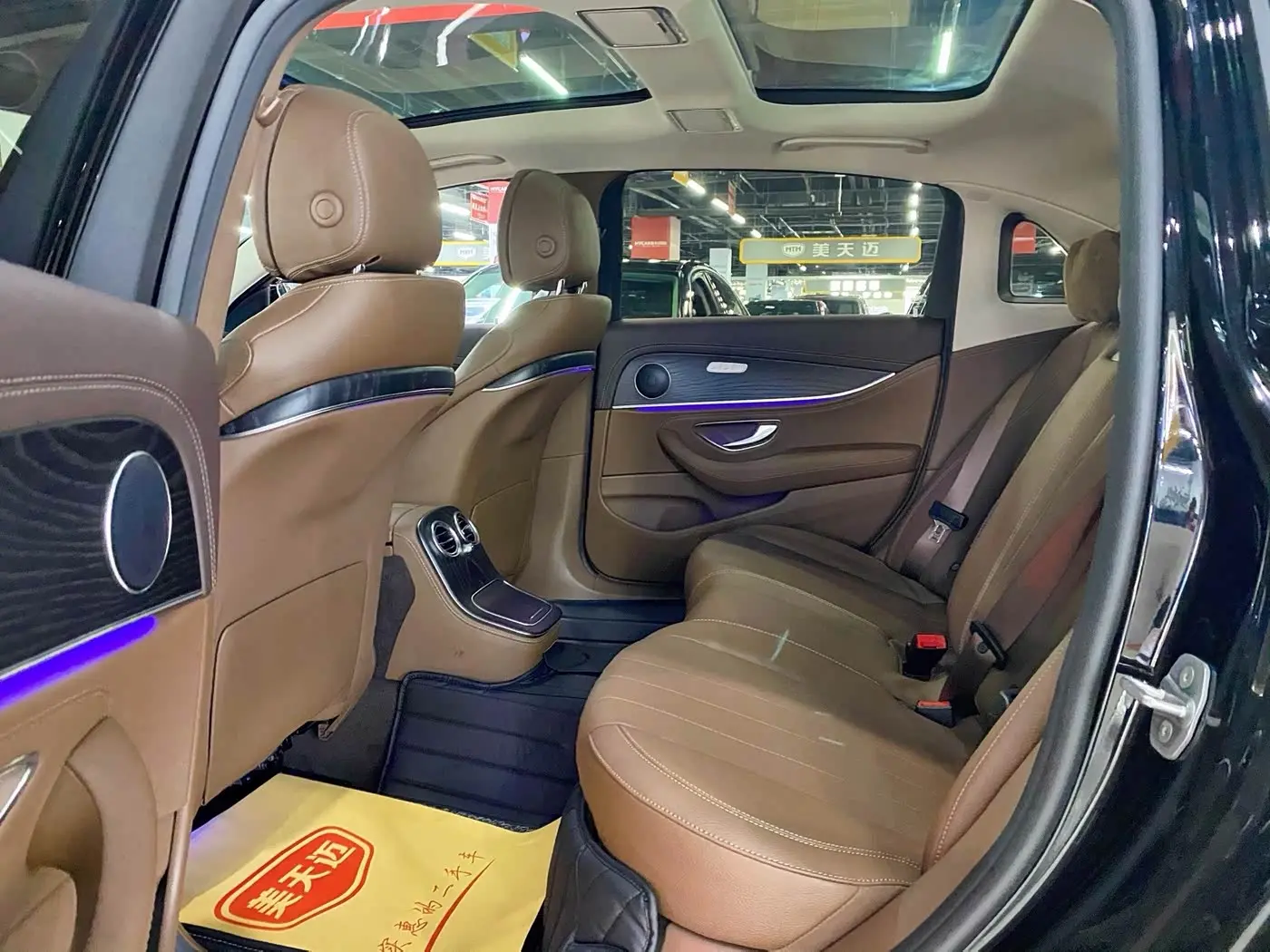 Mercedes-Benz E-Class 2022 — Photo 10/17