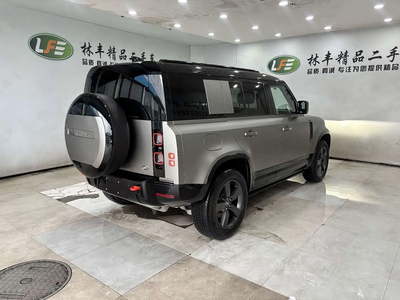 Land Rover Defender 2025 — Фото 9/20