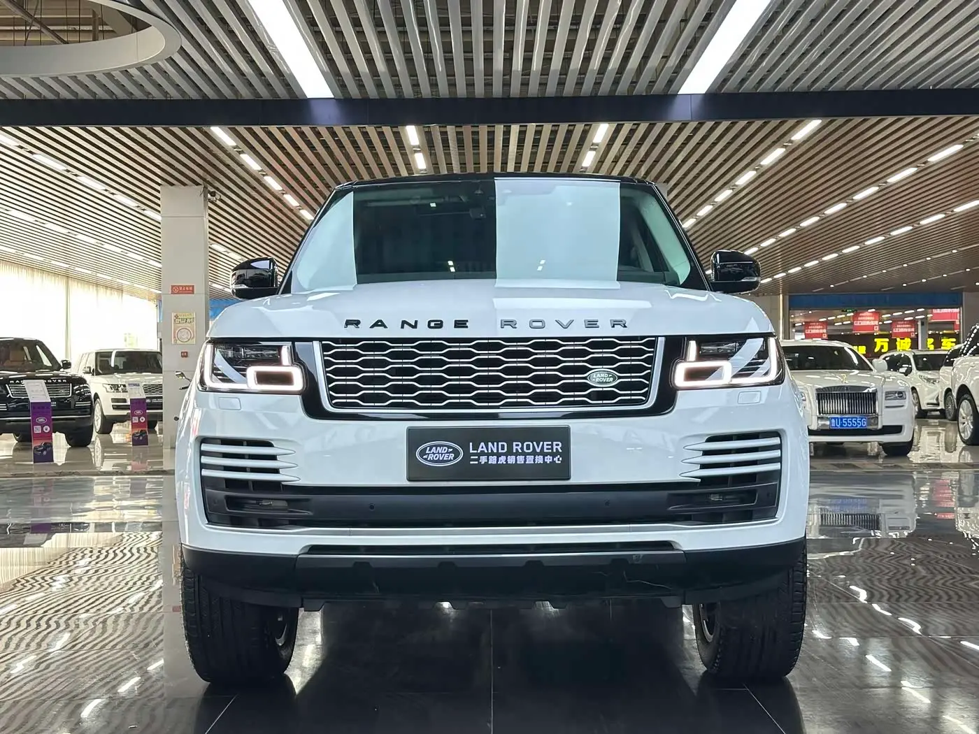Land Rover Range Rover 2018 — Фото 2/18